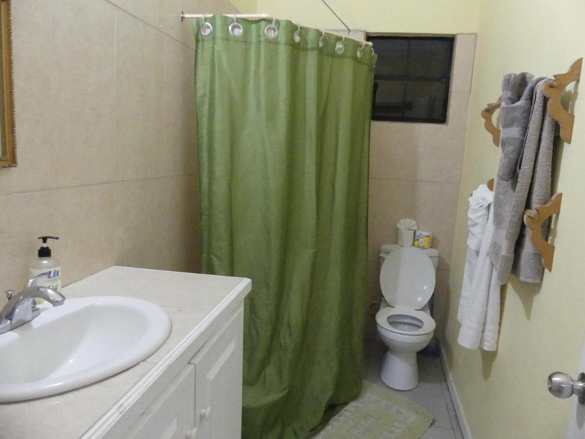 Southern Haven Guesthouse Laborie Esterno foto